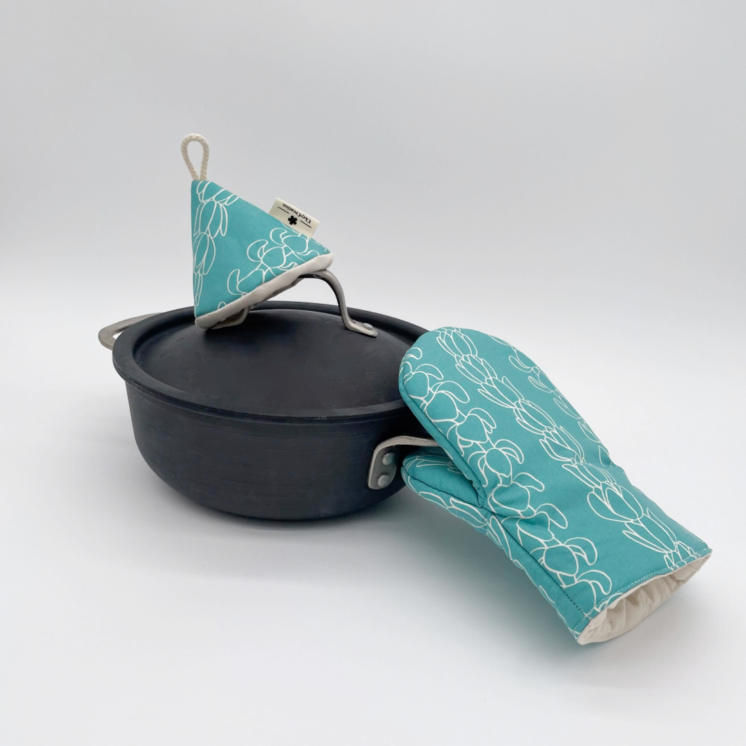 Oven Mitt in Hawaiian Fabric – One or Two Piece Set | Heat-Resistant | Artisan Kitchen Gift