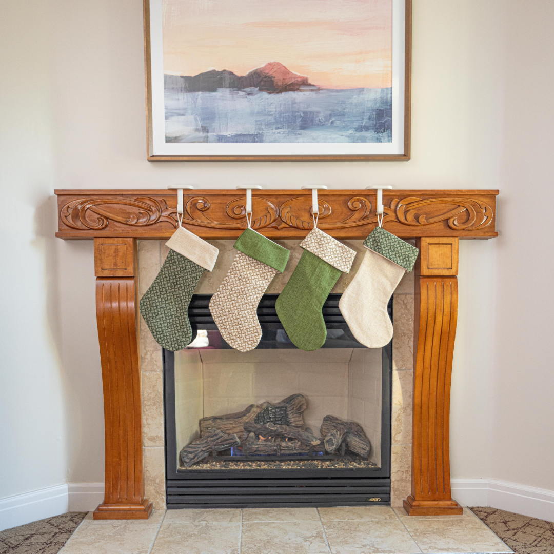 Hawaiian Lauhala-Weave Barkcloth Christmas Stocking with Personalized Wooden Name Tag – Coastal Hawaiian Holiday Décor