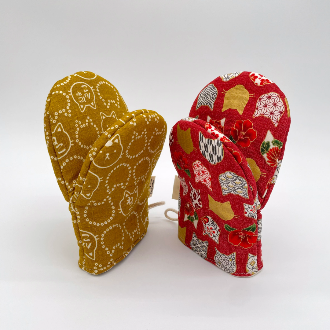 Cat Oven Mitt in Japanese Fabric – One or Two Piece Set | Heat-Resistant | Artisan Kitchen Gift